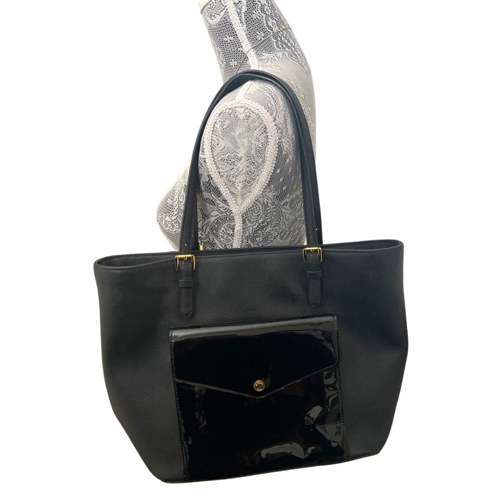 Michael Kors Purse Shoulder Bag Black w/gold embellishment Jet Set Tote bag
